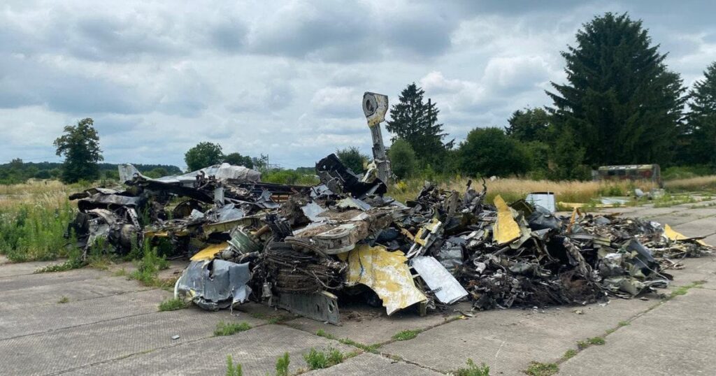 ДБР розшифрувало чорну скриньку Су-24М, який розбився на Хмельниччині — Укрaїнa ДБР розшифрувало чорну скриньку Су-24М, який розбився на Хмельниччині — Укрaїнa