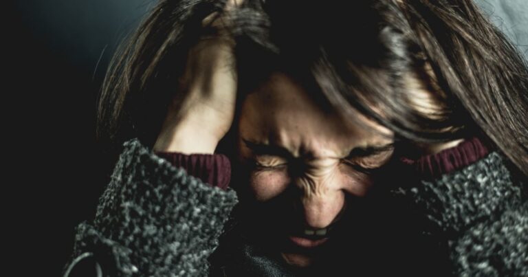 Як зупинити паніку за секунди: дихальні техніки астронавтів та військових