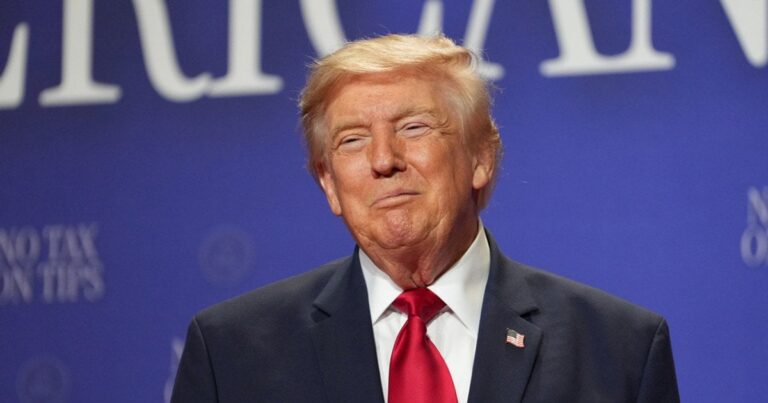 Тайний виліт Трампа з Туреччини: як операція з маскування врятувала президента від загрози з боку Ірану