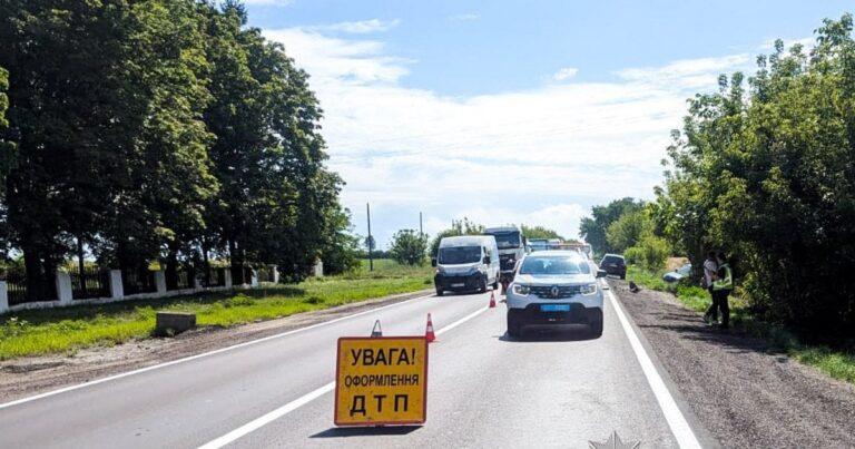 В Кропивницькому сталась ДТП за участі 13-річного мотоцикліста: є постраждалі підлітки
