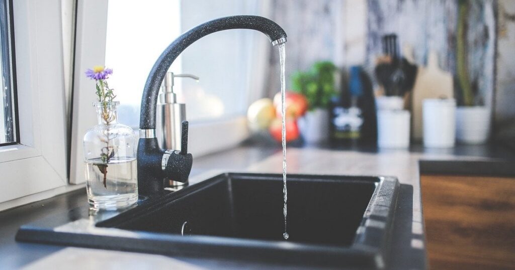 В окупованих містах Луганщини стався черговий колапс із водою: відновлення не обіцяють В окупованих містах Луганщини стався черговий колапс із водою: відновлення не обіцяють