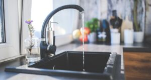 Новий колапс водопостачання на Луганщині: Алчевськ і Перевальськ без води, відновлення невідоме