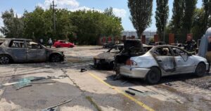 Наслідки ворожої атаки: Дрони атакували підприємство на Одещині, є загиблі та поранені