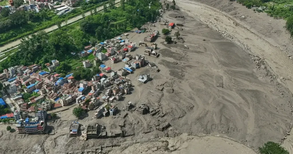 Катастрофічна повінь у Непалі: кількість жертв зросла, понад 1000 людей зникли безвісти Катастрофічна повінь у Непалі: кількість жертв зросла, понад 1000 людей зникли безвісти