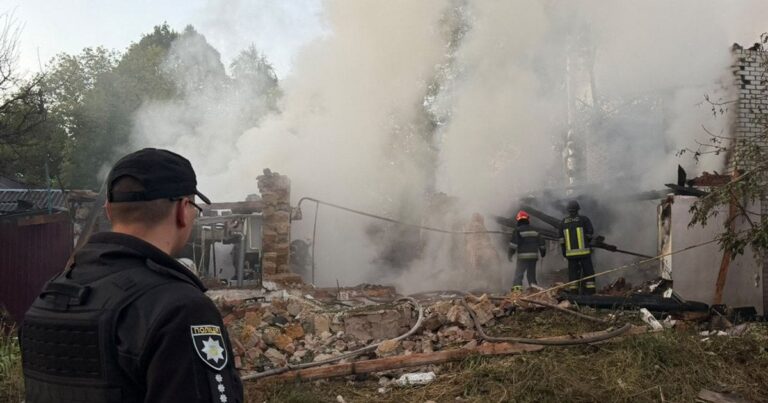 Росія повторно атакувала Чернігів: Повторний удар по місцю ранкової атаки, є постраждалі