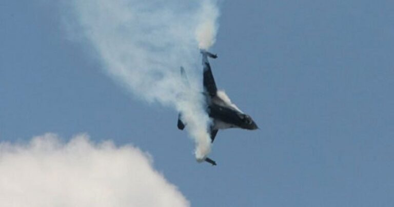 Аварія винищувача F-16 у Туреччині: пілот вижив під час навчального польоту