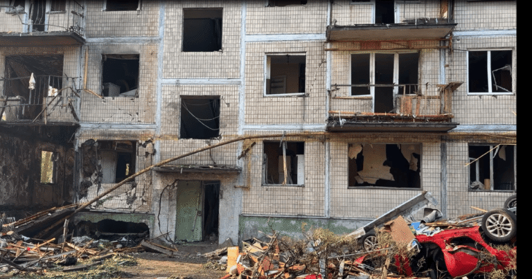 Ракетний удар по Києву: історія виживання сусідів у Солом’янському районі