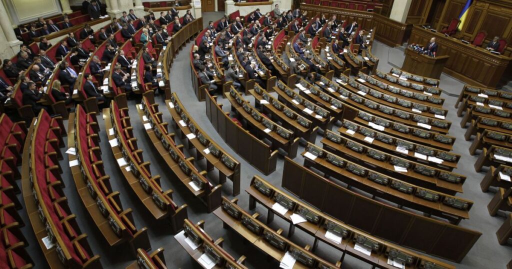 Верховна Рада може переїхати до безпечнішого місця: нардеп розкрив деталі Верховна Рада може переїхати до безпечнішого місця: нардеп розкрив деталі
