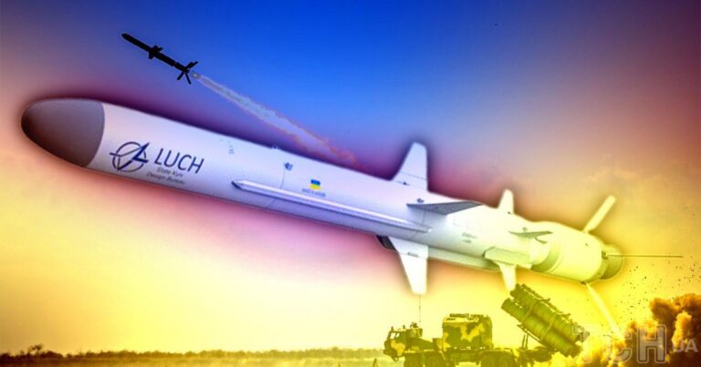 Українські «Нептуни» та «Паляниці» завдали удару по ключовій російській військово-морській базі в Новоросійську