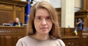 Мар’яна Безугла знову увійшла до фракції “Слуги народу”: причини та передісторія