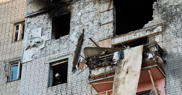 Росія атакувала Смілу дроном зі шрапнеллю: п’ятеро поранених, значні руйнування