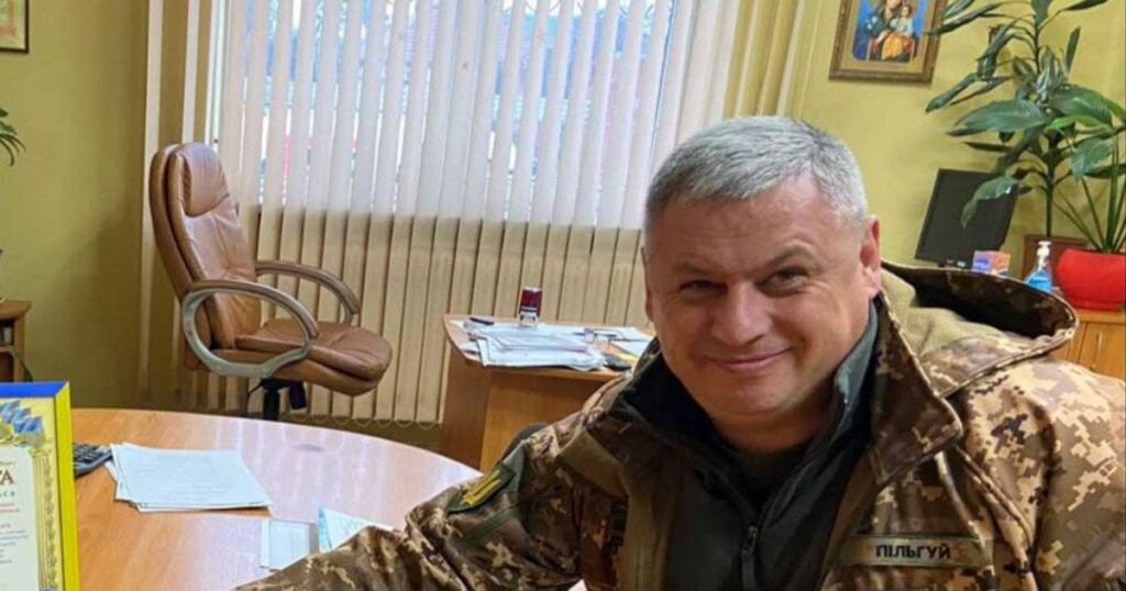 Мукачівський РТЦК — ексначальника відправили в СІЗО у справі про схему для ухилянтів — Укрaїнa Мукачівський РТЦК — ексначальника відправили в СІЗО у справі про схему для ухилянтів — Укрaїнa