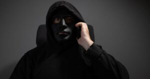 Нова небезпечна схема шахраїв: Залякування в’язницею та підбурювання до терактів в Україні
