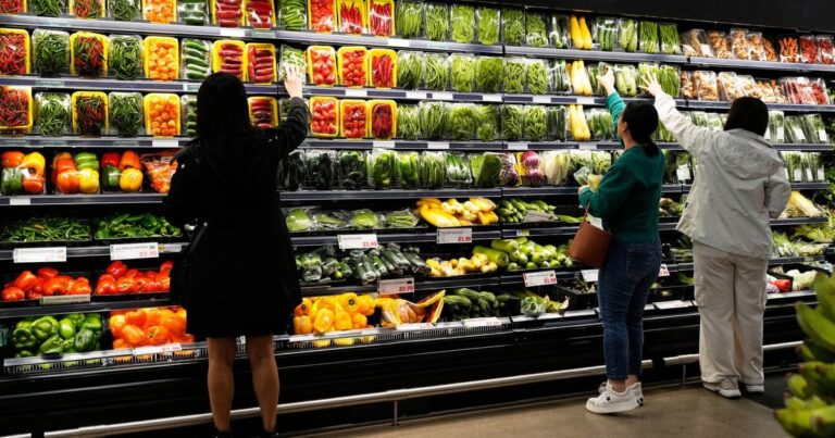 РФ б’є по складах та логістиці: як це вплине на ціни на продукти в Україні