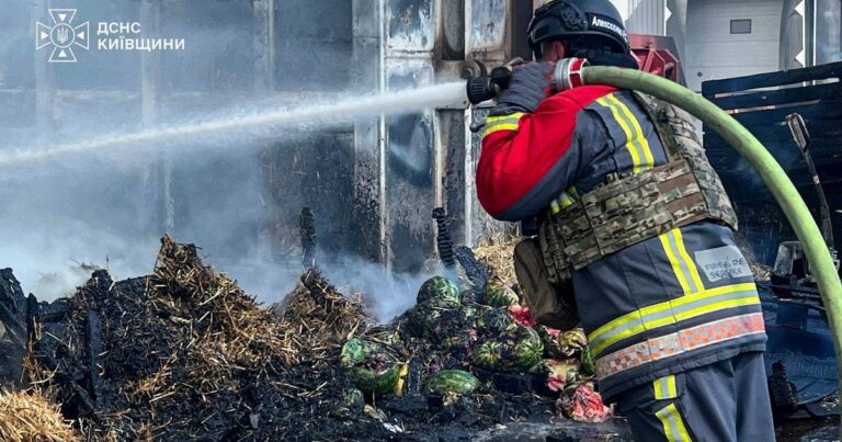 Друга доба обстрілів Київщини: є поранені, під ударом цивільні об’єкти