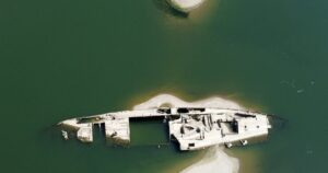 Обміління Дунаю в Сербії: з-під води з’явилися кораблі часів Другої світової війни