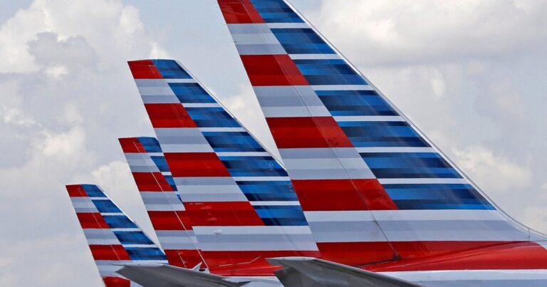 Два пасажирські рейси American Airlines ледь не зіткнулися через однакові номери: причина та наслідки