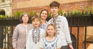 Українка в Британії: загроза депортації для матері трьох дітей, яка втекла з Росії
