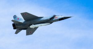 Дрони атакують авіабазу «Саваслейка»: вибухи, дим та вогонь – що відомо