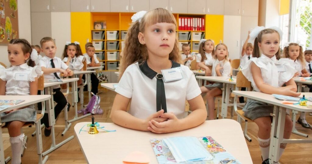 Українська мама першокласниці помітила відсутність німців у класі доньки: що пишуть у Мережі Українська мама першокласниці помітила відсутність німців у класі доньки: що пишуть у Мережі