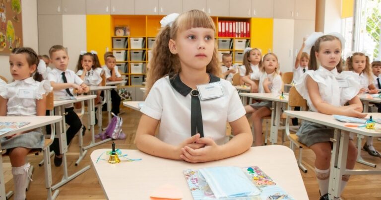 Українські діти у німецьких класах: чому в школі може не бути німців