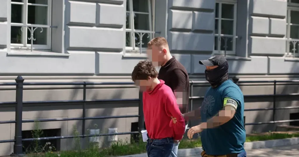 У Польщі 18-річному українцю загрожує довічне за напад з ножем — Світ У Польщі 18-річному українцю загрожує довічне за напад з ножем — Світ