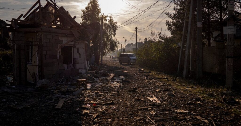 РФ атакувала Україну з шести напрямків — що летить зараз, є загроза для Києва РФ атакувала Україну з шести напрямків — що летить зараз, є загроза для Києва
