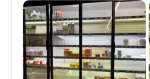 Порожні полиці в магазинах Києва: коли відновлять постачання та чи зростуть ціни