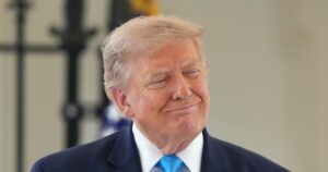 Новини світу - дописи Трампа продаватимуть за $100 тисяч на місяць — Світ