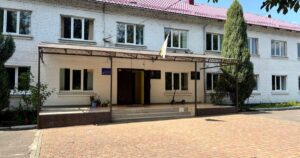 Скандал у Гранітненському ліцеї: вчительку звинувачують у булінгу, вона пояснює це “епітетами”