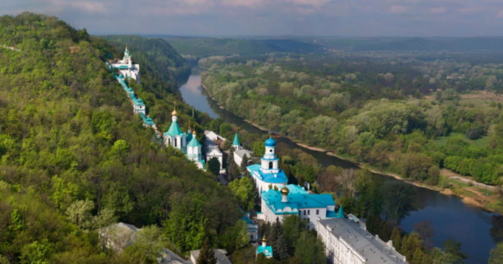Вбивство у Святогірській лаврі – загинув ченець, поранено 2 людей — Укрaїнa Вбивство у Святогірській лаврі – загинув ченець, поранено 2 людей — Укрaїнa