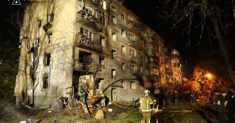 Масований ракетний удар по Києву: наслідки, жертви та руйнування