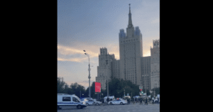 Частини тіл лежать на вулиці: у центрі Москви пролунав вибух у ресторані, де начебто "відпочивали генерали"