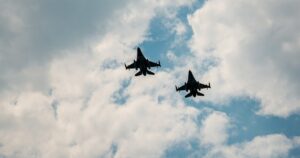 Американські винищувачі перехопили літаки над клубом Трампа: подробиці інциденту