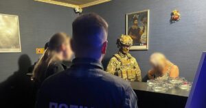 Підпільне Казино у Волочиську: Пенсіонерка Організувала Азартний Заклад у Підвалі
