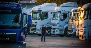 День далекобійника 2026: найкращі привітання для тих, хто щодня підкорює дороги