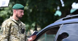Податкова аналізуватиме поїздки українців за кордон: як це вплине на визначення податкового резидентства