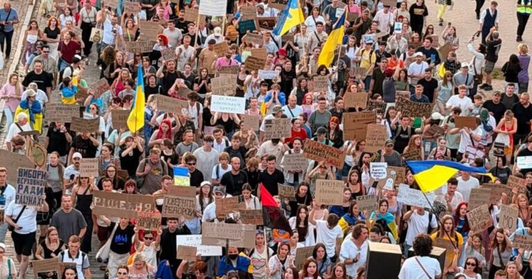 Протести за Михайла Федорова: масові ходи по всій Україні тривають 32-й день