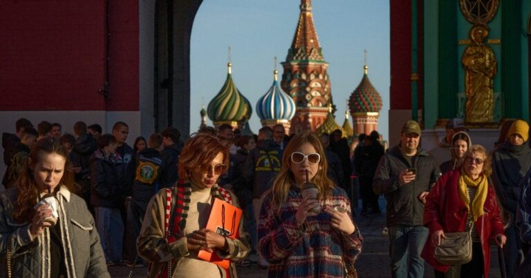 Підтримка війни в Росії: результати опитування “Левада-центру” свідчать про падіння до найнижчого рівня