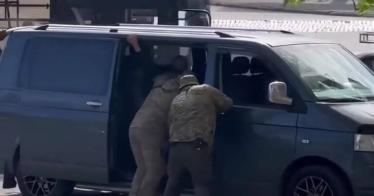 Звенигородський ТЦК: Кайданки, погрози та викрадення чоловіка з відстрочкою на Черкащині
