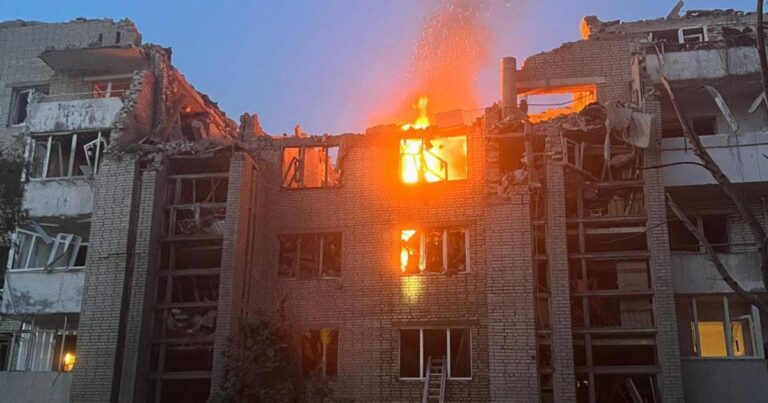 Пожежа в будинку: як діяти, коли вихід заблоковано, та які будинки найвразливіші