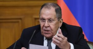 Лавров звинувачує США в ударах по Росії та погрожує “зруйнувати все”