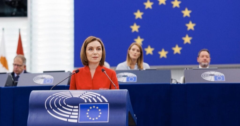 "Ризик зростає": Санду відреагувала на падіння загадкового безпілотника в Молдові "Ризик зростає": Санду відреагувала на падіння загадкового безпілотника в Молдові