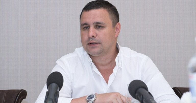 Нові деталі справи “Форест Гамп”: Микитась був вдома у Мудрої під час обшуків НАБУ