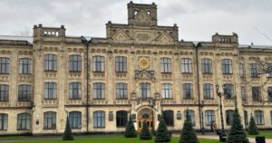 МОН: Молодь змінює пріоритети, обираючи найпопулярніші спеціальності та університети 2026 року