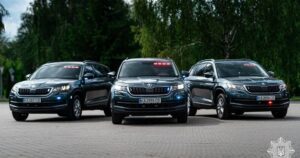 «Фантоми» на дорогах: як нові поліцейські авто без розпізнавальних знаків ловитимуть порушників в Україні