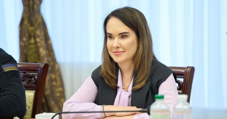 Звільнення Ірини Мудрої: Подробиці та Контекст Офісу Президента
