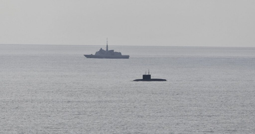 Підводні човни РФ "засвітились" у водах Великої Британії — що відомо Підводні човни РФ "засвітились" у водах Великої Британії — що відомо