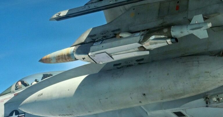 Чи могла Україна вперше застосувати нову ракету JDAM-LR дальністю понад 550 км? Аналіз уламків у Донецьку