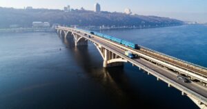 Росія може атакувати мости Києва: офіцер ЗСУ попереджає про потенційний колапс і питає про план відновлення